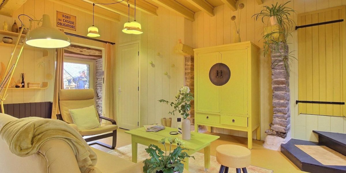 Gîte jaune bonbon